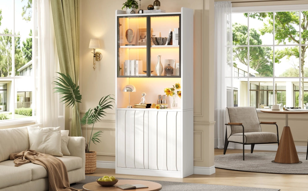 Vetrina Alta Bianca 80x35x200 cm con LED Bluetooth, 4 Ante in Truciolato e Vetro Temperato, Ripiani Regolabili e Illuminazione Personalizzabile