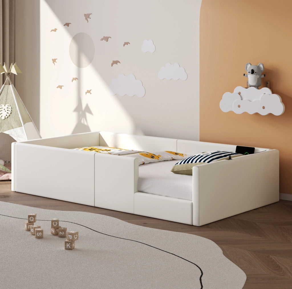 Letto imbottito 90x200 cm con sponde di protezione e stazione di ricarica USB/Type-C bianco