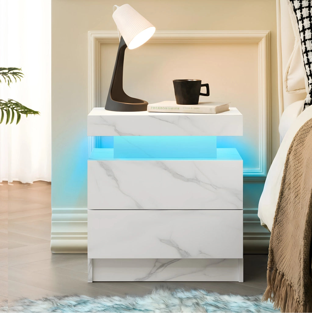 Comodino moderno con LED multicolore; 2 cassetti e vano a giorno in legno ingegnerizzato bianco opaco