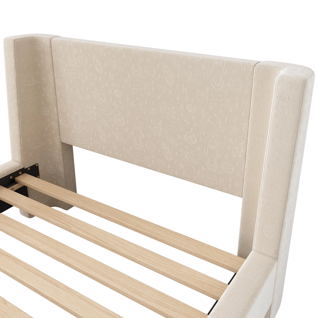 Letto a slitta per bambini 90x200 cm in velluto beige con motivo spaziale; rete a doghe