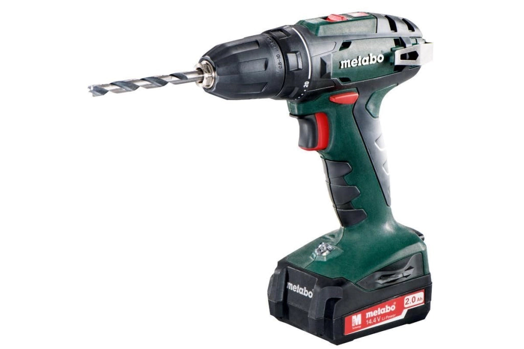Metabo 602206530 BS 14.4 Trapano-avvitatore a batteria 14,4 V 2 batterie 2,0 Ah con caricatore luce incorporata gancio da cintura colore Verde Nero