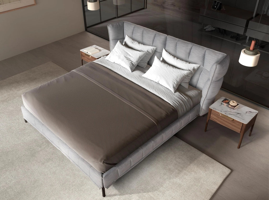 Letto in tessuto grigio-bluastro chiaro