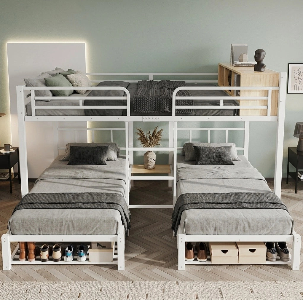 Letto a castello in metallo bianco 140x200/90x200 cm con 3 posti letto, scaffale aperto e portascarpe