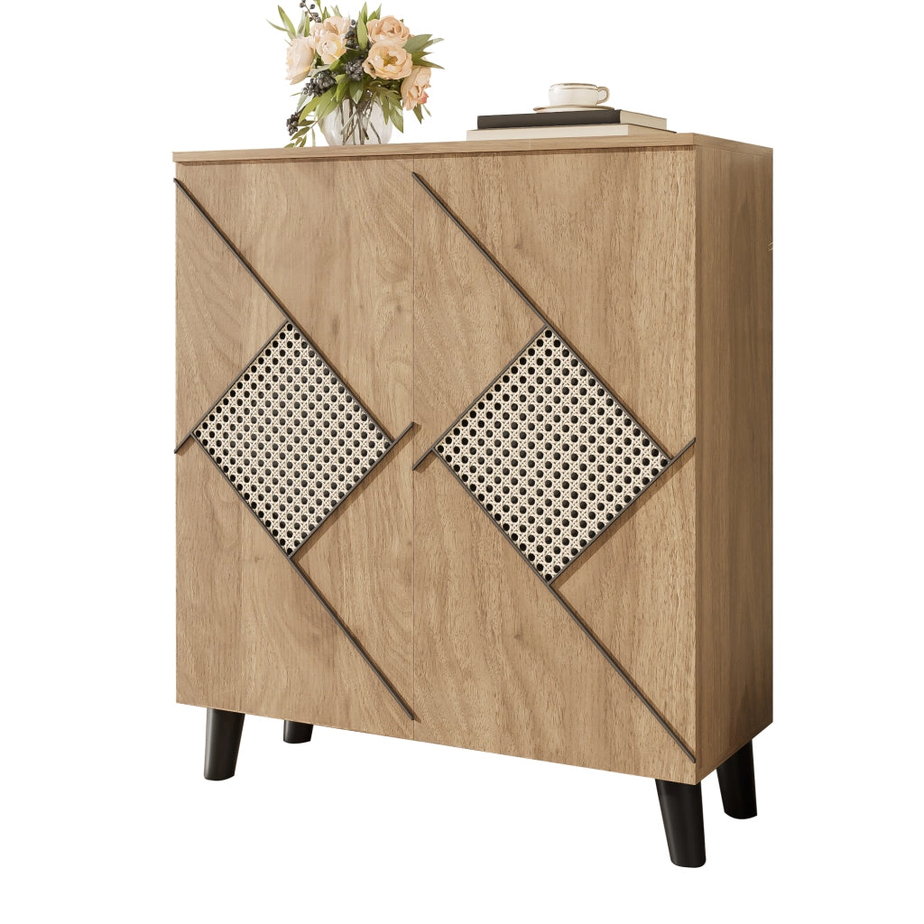Scarpiera con ante chiuse e ripiani multipli in pannello truciolare effetto legno con gambe in PVC