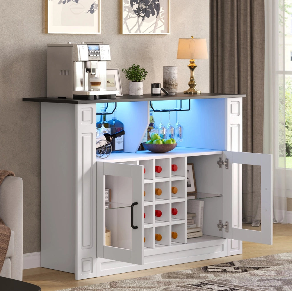 Mobile bar per vini 120x35x84 cm con LED RGB; portabicchieri e 12 vani; MDF bianco