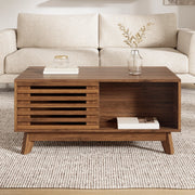 Tavolino da Salotto Moderno in MDF con Piano Regolabile, Porta a Persiana Scorrevole, Finitura Noce, 90x55x57,5 cm