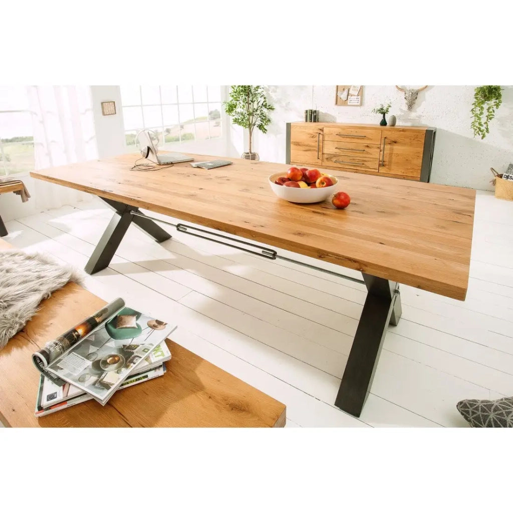 Tavolo da pranzo CAVARA – Rovere selvatico e metallo nero – 200 cm – Stile industriale