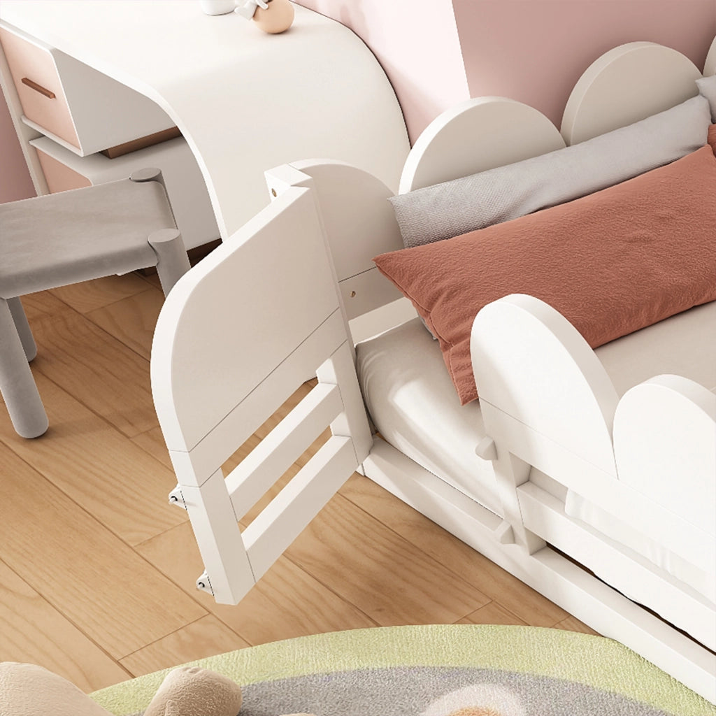 Letto per bambini a pavimento 140 × 190 cm con rete a doghe in legno bianco con barriera porta e ripiano