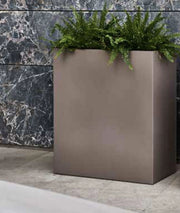 Vaso Schio Tower Maxi Materiale: Polietilene, Colore: Smoke