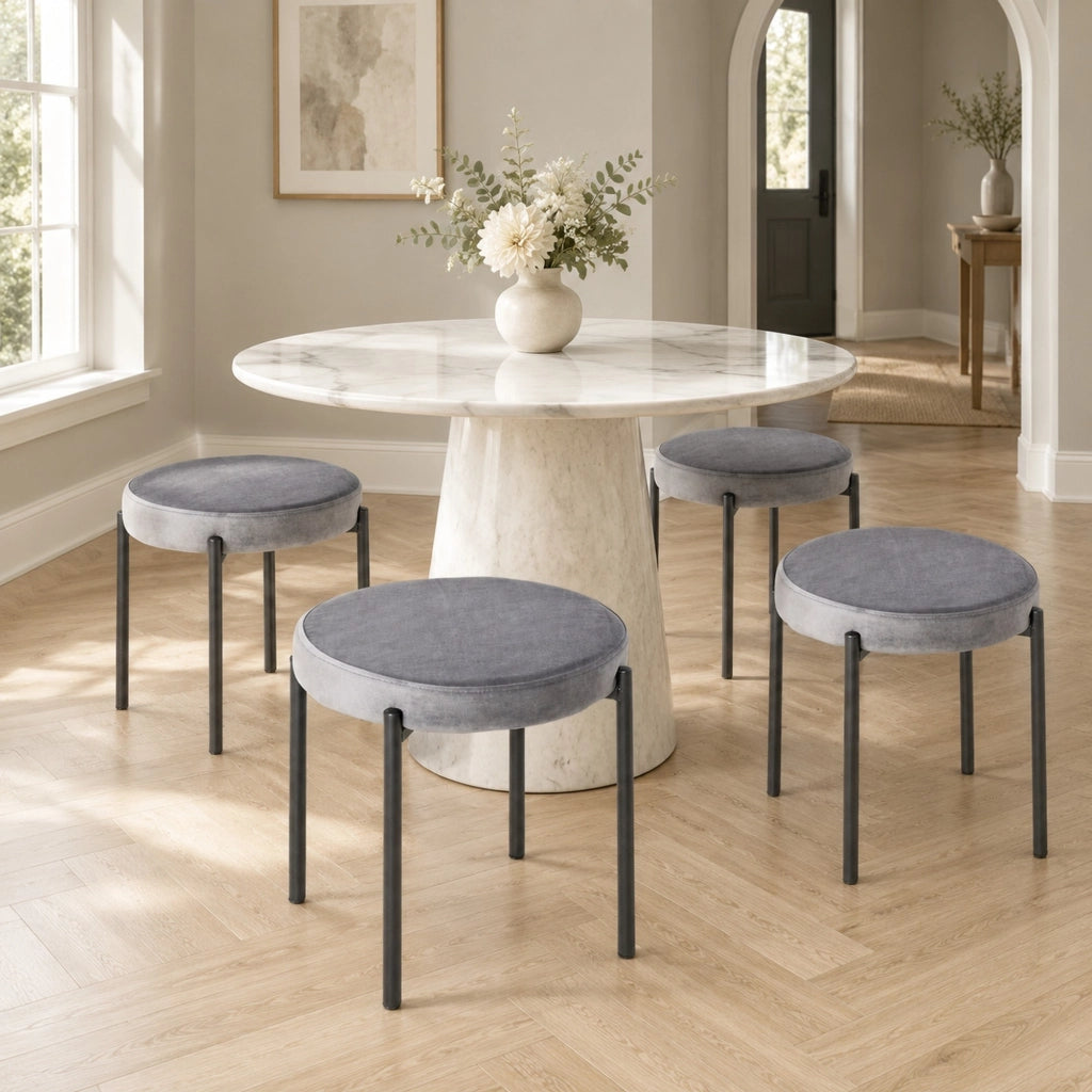Set di 4 sgabelli impilabili con seduta imbottita e struttura in acciaio grigio scuro