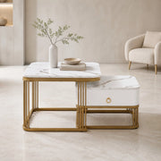 Set di tavolini da salotto impilabili in MDF; effetto marmo lucido; bianco e oro