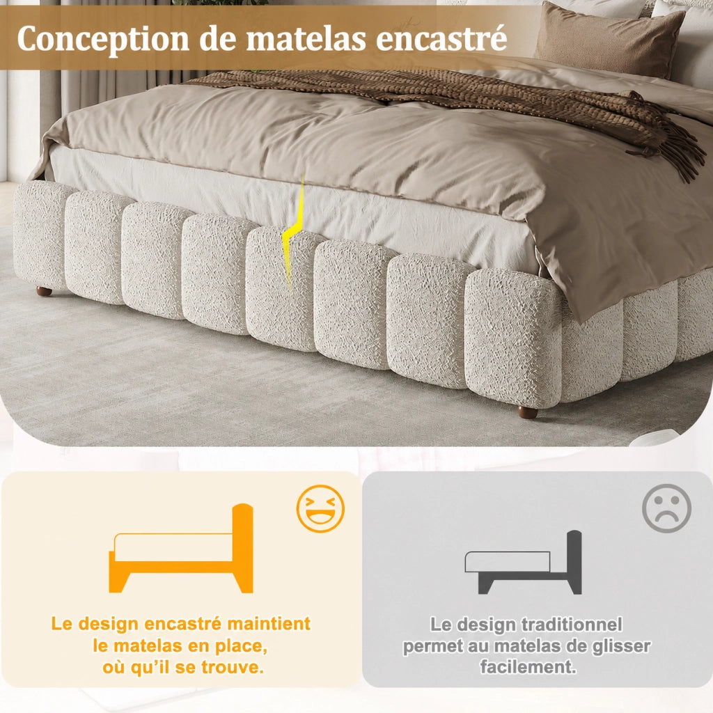 Letto matrimoniale 160 x 200 cm con rete a doghe, letto imbottito in boucl¨¦ bianco con testiera a pannelli verticali e piedi in legno massello