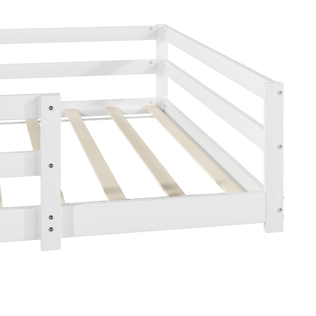 Letto singolo 140 × 200 cm con rete a doghe inclusa struttura bassa con barriera su 4 lati in legno bianco