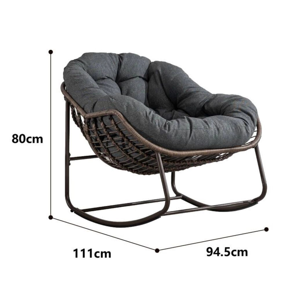 Poltrona a dondolo da esterno oversize in rattan sintetico, seduta ampia, cuscino 6'', grigio scuro