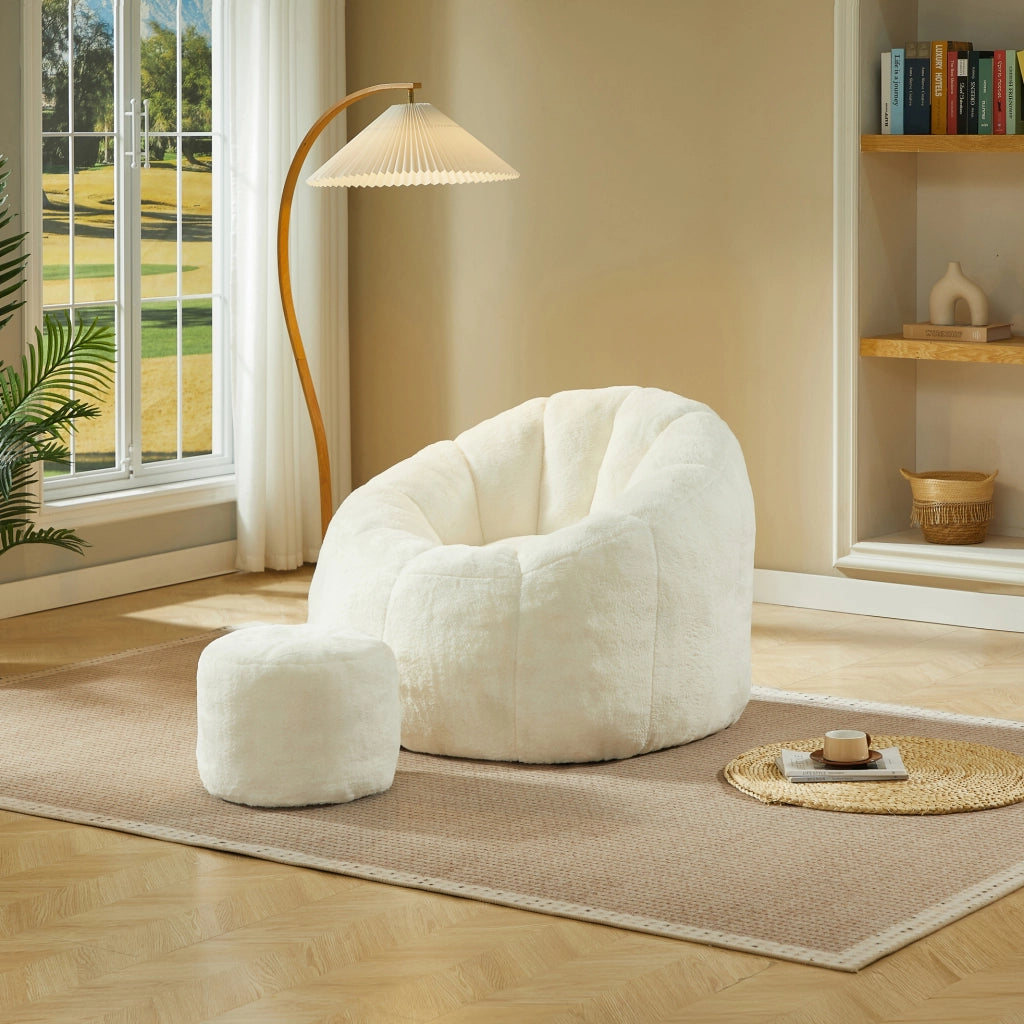 Poltrona a sacco ULEVR con poggiapiedi, design a fiore, rivestimento effetto pelliccia color bianco crema, 105x105x70 cm