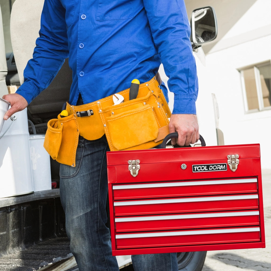 Cassetta portautensili con 4 cassetti e vano superiore in metallo rosso; guide a sfere; maniglia e chiusure bloccabili