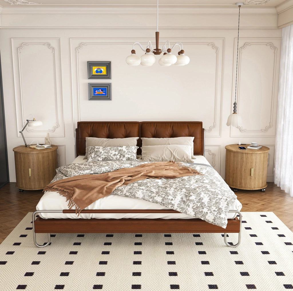 Comodino cilindrico stile Mid-Century con stazione di ricarica (presa elettrica + 2 USB), anta scorrevole e doppio vano, finitura effetto quercia, 60x60x60 cm