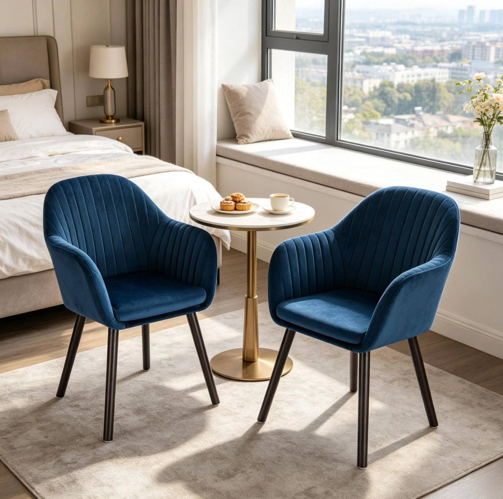Set di 2 sedie imbottite in velluto con braccioli blu e nere