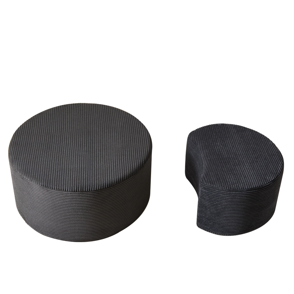 Set di 2 tavolini rotondi imbottiti in tessuto nero, utilizzabili come pouf