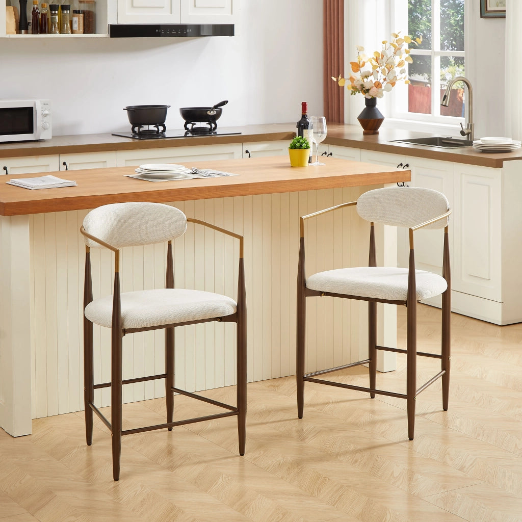 Set di 2 sgabelli da bar con braccioli; seduta in tessuto e struttura in metallo; beige