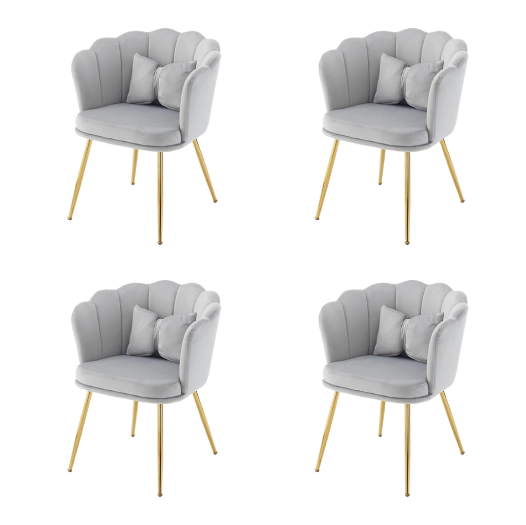 Set di 4 sedie in velluto grigio con schienale a petalo e gambe in metallo dorato; 63x58x77 cm