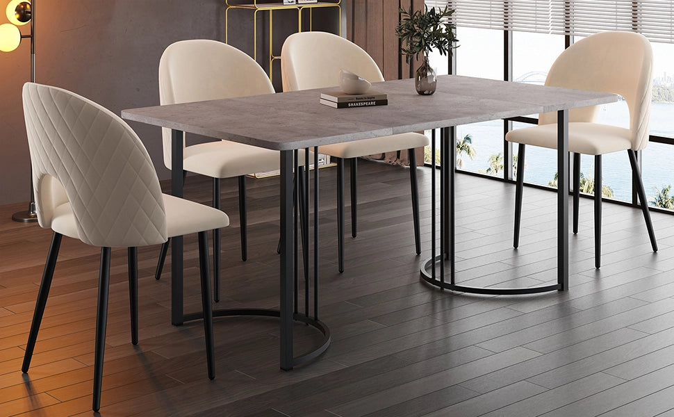 Set tavolo da pranzo 140x80 cm con 4 sedie in velluto beige, piano effetto marmo e gambe regolabili