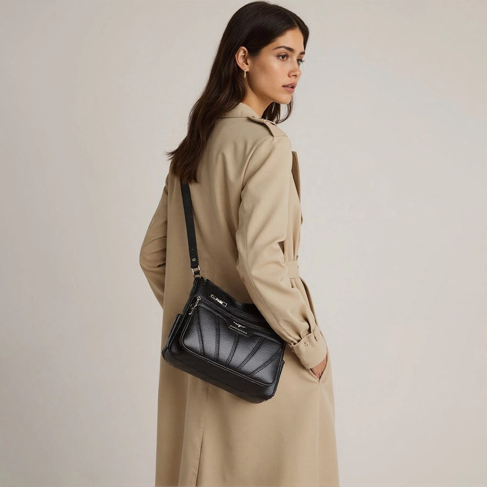 Borsa a spalla da donna nera in pelle con tasche