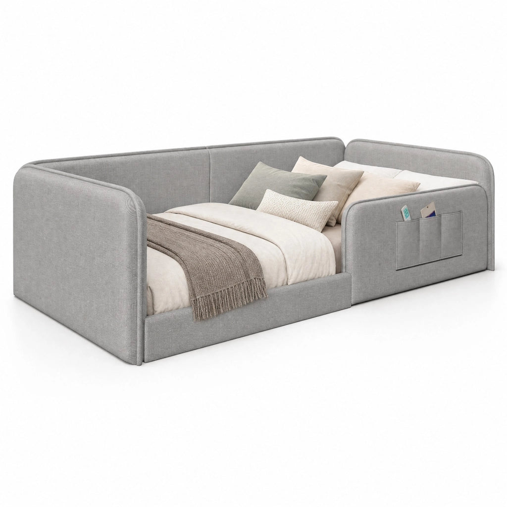Letto per bambini 90x200 cm imbottito con tasche laterali e bordo di sicurezza; MDF e lino grigio