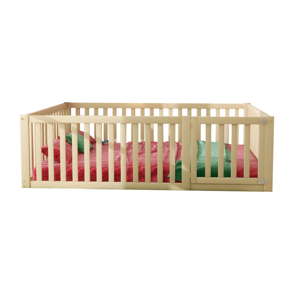 Letto a terra per bambini 140x200 cm in legno con sponde e cancelletto; senza rete; naturale