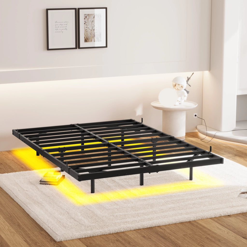 Letto con struttura sospesa 140x200 cm in metallo con illuminazione LED e stazione di ricarica integrata, telaio robusto con rete a doghe, colore nero