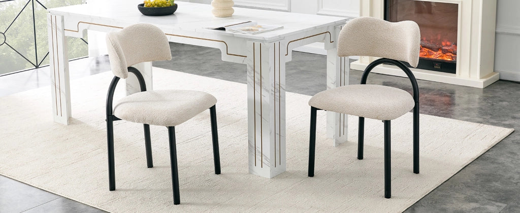 Set 2 sedie da pranzo imbottite con schienale curvo e gambe in metallo nero, in tessuto beige, per cucina e soggiorno