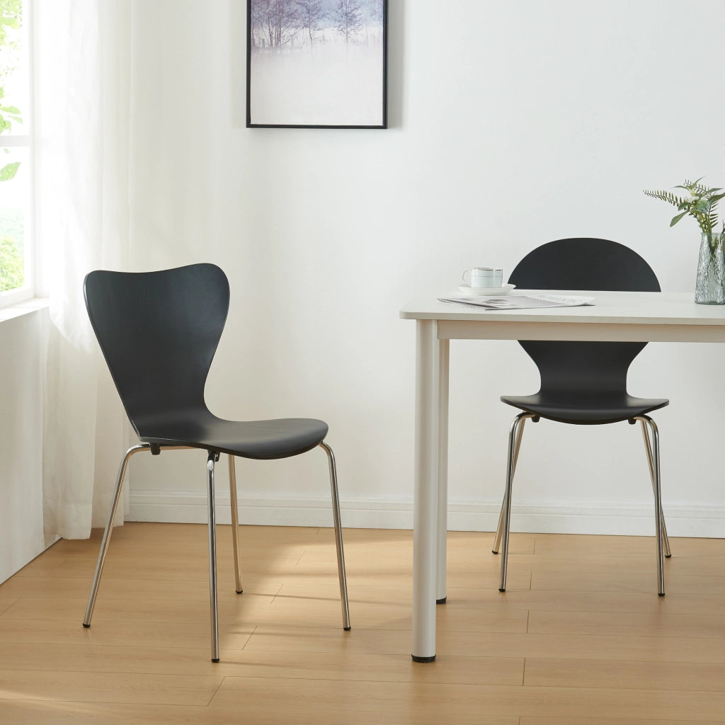 Set di 4 Sedie da Sala Essunga Impilabili - Nero / Cromato [en.casa]