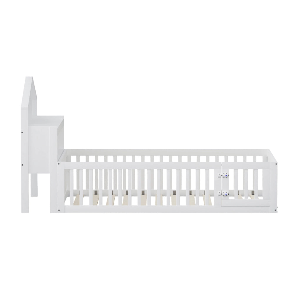 Letto per bambini 140x200 in legno massiccio con struttura a casetta, sponde protettive, ripiani e doghe, colore bianco