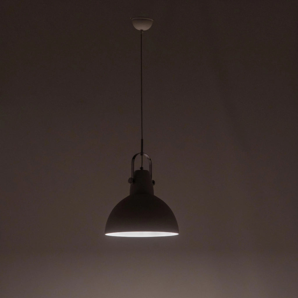 Lampada a sospensione Kande in metallo bianco opaco con cavo regolabile, design moderno ed elegante per interni - Illuminazione Kande