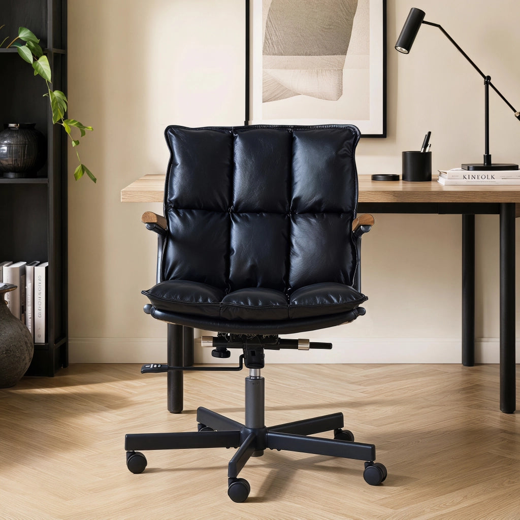 Sedia da ufficio in pelle con braccioli in legno, base girevole a 360° e ruote silenziose, struttura in metallo, colore nero
