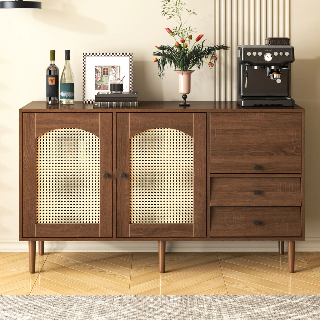Credenza stile rustico con ante in rattan e ripiani regolabili per soggiorno o ingresso in truciolare colore legno