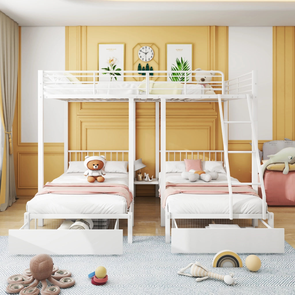 Letto a castello triplo in metallo bianco; 246 x 206 x 177;8 cm; letto matrimoniale 140 x 200 cm e due letti singoli 90 x 200 cm