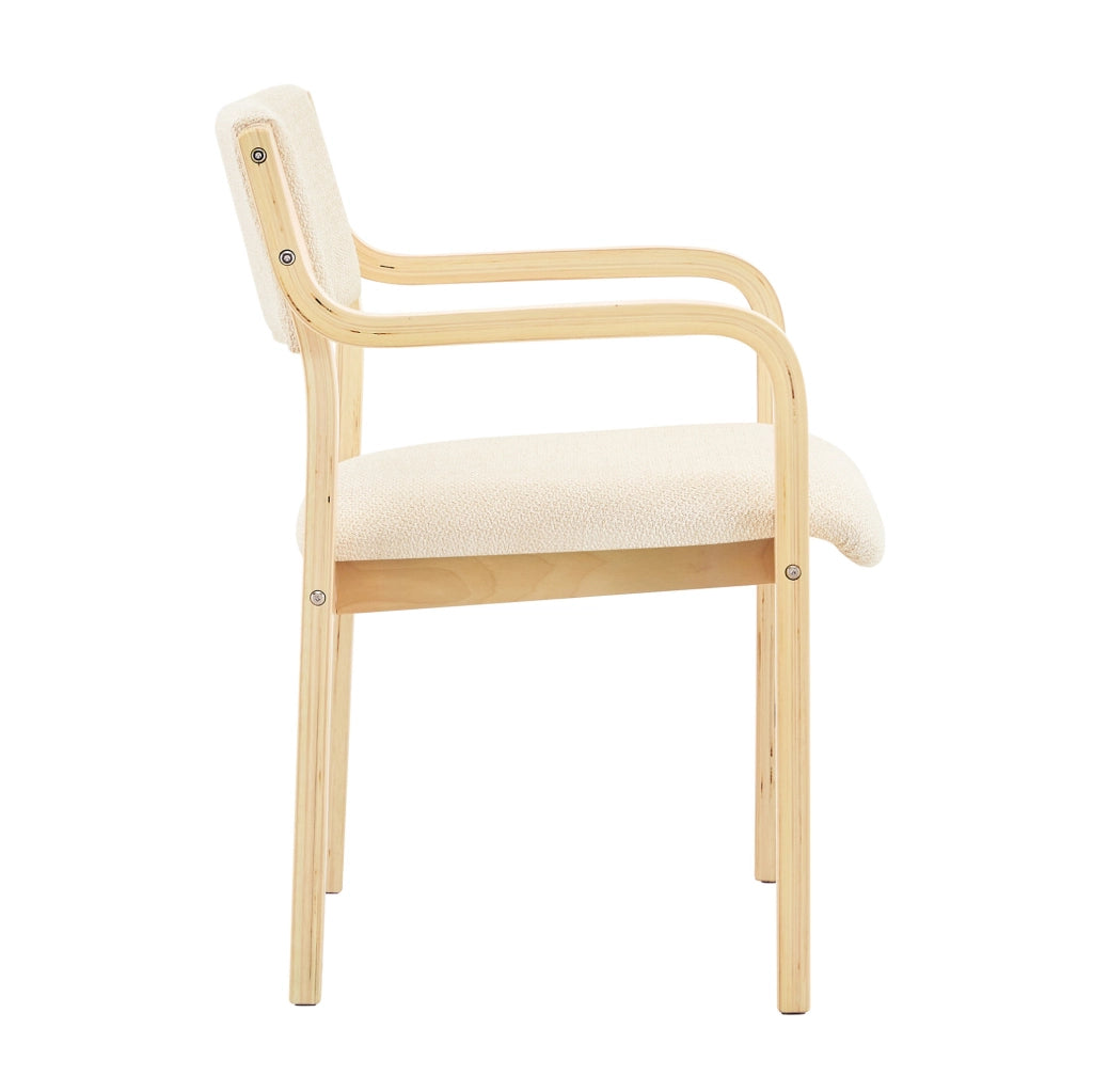 Sedia da pranzo ULEVR con braccioli in legno curvato e rivestimento teddy bianco, altezza 77 cm