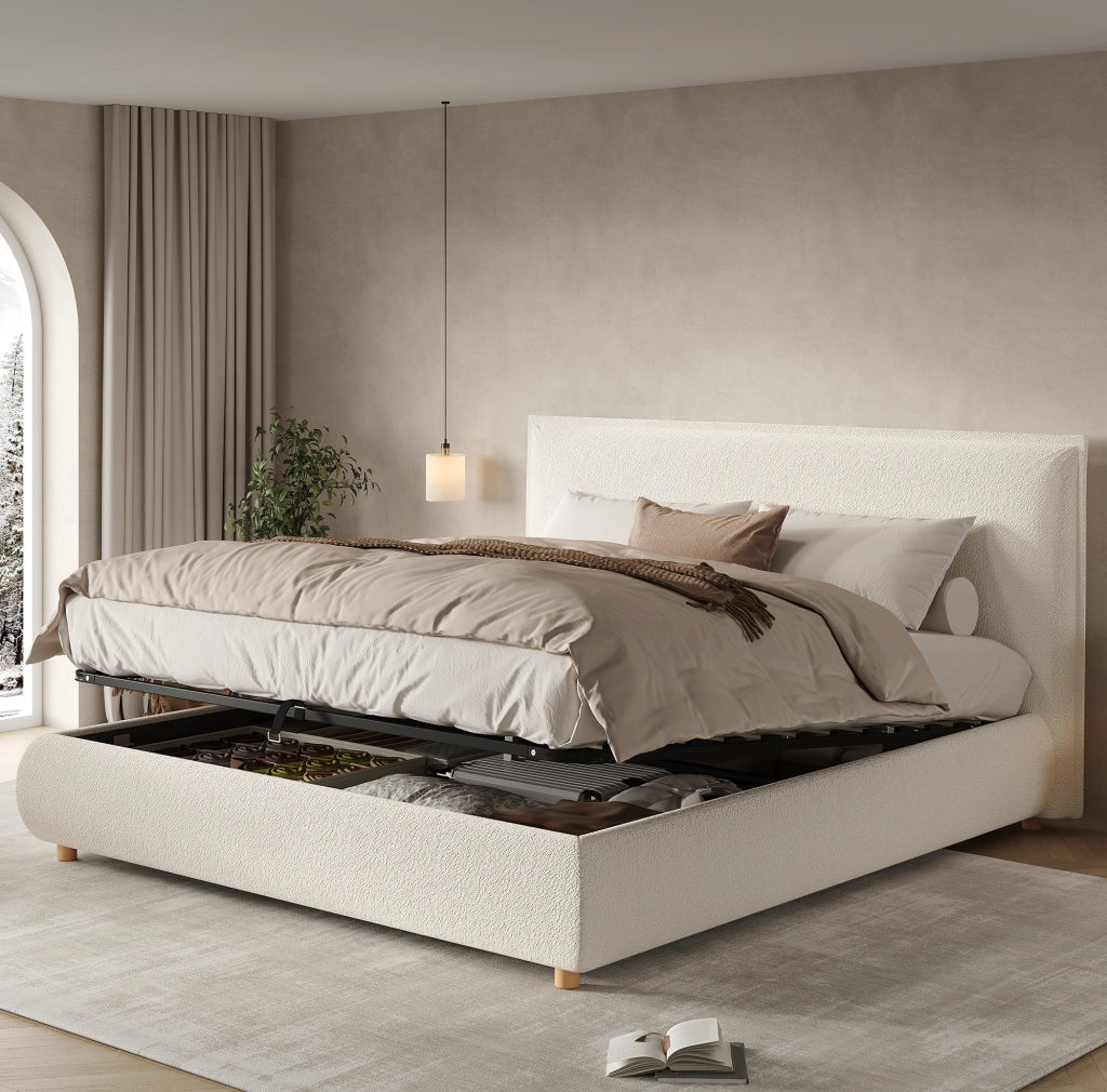 Letto matrimoniale 180x200 cm in bouclé bianco con contenitore idraulico; testiera imbottita e rete a doghe