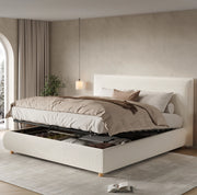 Letto matrimoniale 180x200 cm in bouclé bianco con contenitore idraulico; testiera imbottita e rete a doghe