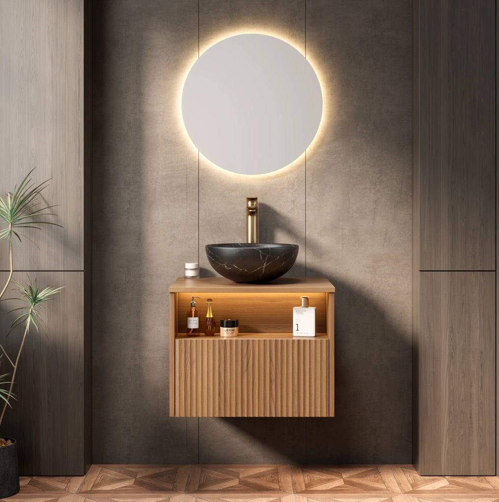 Mobile bagno sospeso 60 cm con lavabo in ceramica nera, mobile in compensato rigato con cassetto e ripiano, illuminazione sensore, finitura rovere marrone