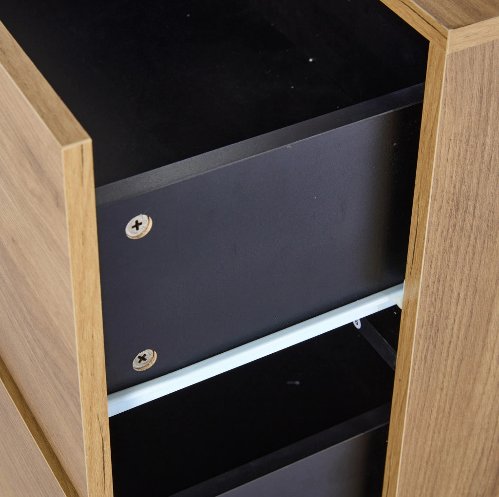 Credenza 140x40x80 cm con 3 cassetti, LED RGB e ripiani in vetro nero e marrone