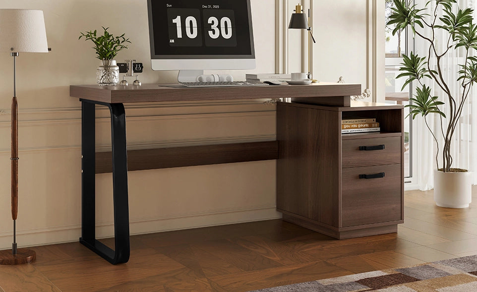 Scrivania moderna 135x54 cm in MDF con struttura in tubi d'acciaio, design multifunzionale con cassetto silenzioso e spazio porta documenti, colore marrone