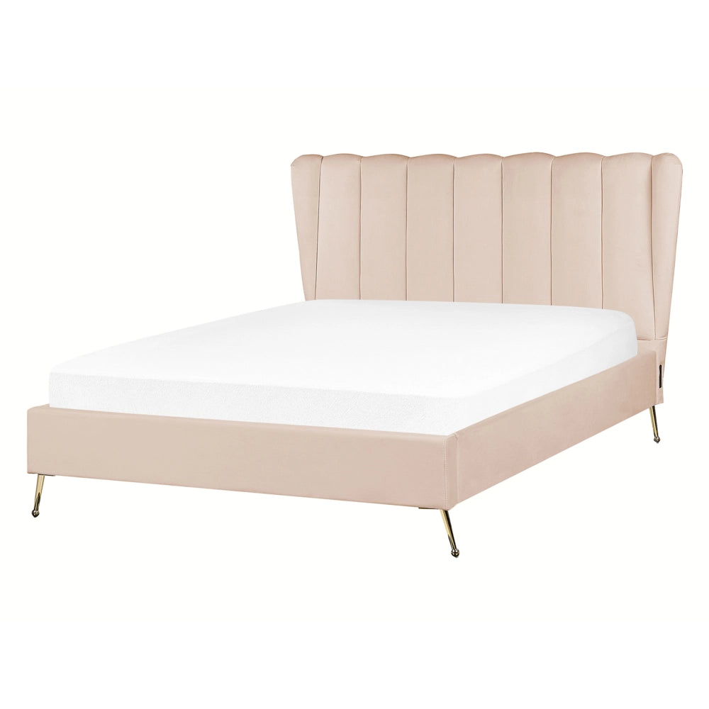 Letto in velluto beige rivestito con gambe in metallo dorato UE Dimensioni doppie 140 x 200 cm con testata con porta USB Camera da letto moderna e glam.