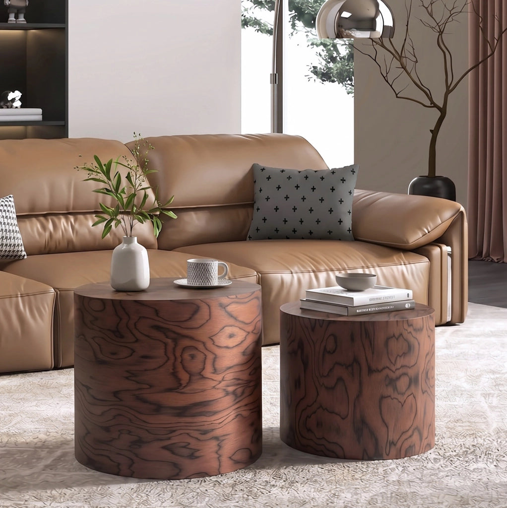 Set di 2 tavolini da caffè nidificanti rotondi effetto tronco; legno massello e MDF; marrone scuro