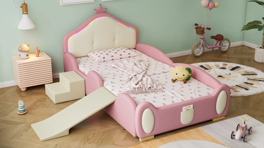 Letto imbottito per bambini 90x200 cm in PU rosa e beige con corona; LED; scivolo e scaletta per cameretta
