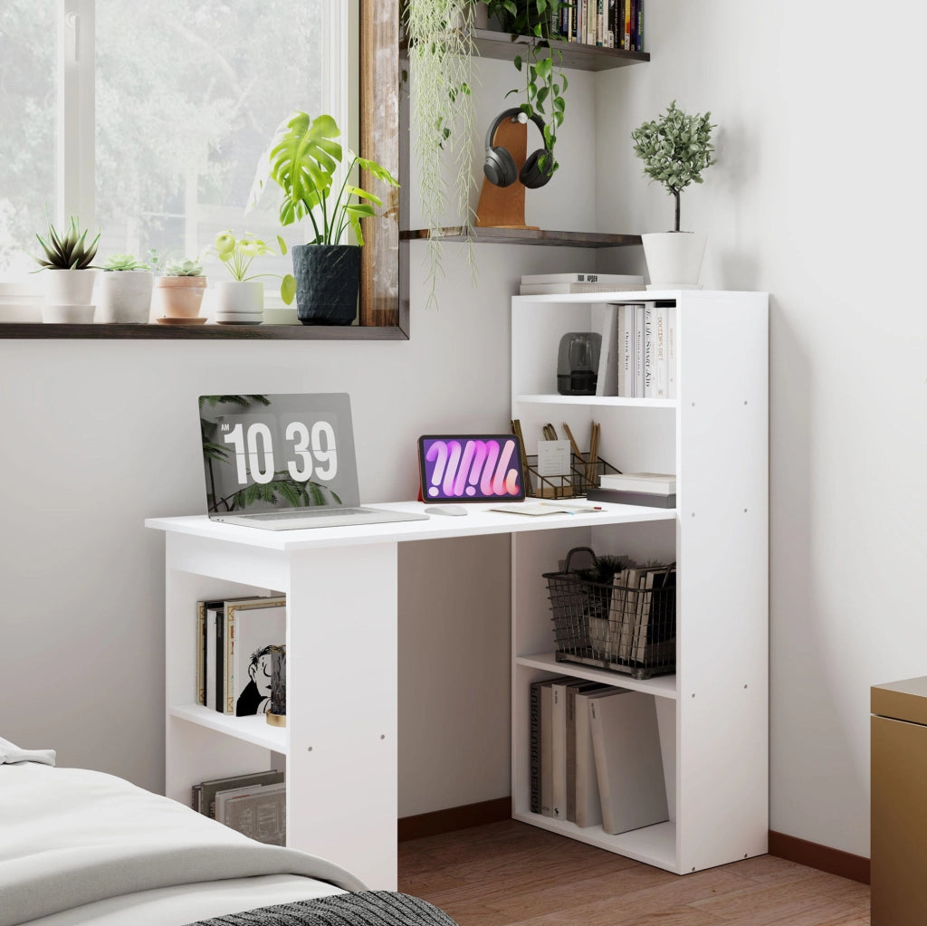 Scrivania bianca 120x55 cm con mensole, tavolo da lavoro e laptop per ufficio e casa