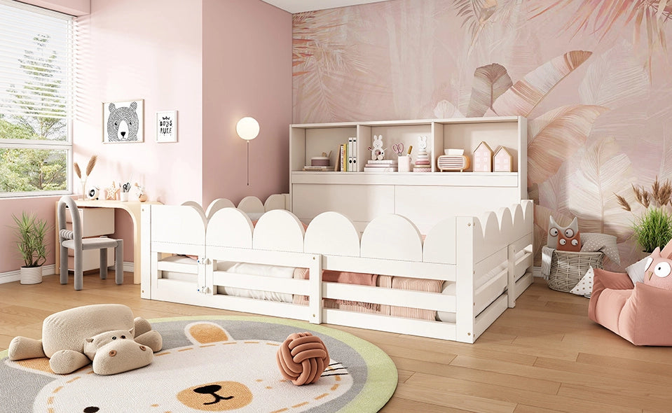 Letto a terra per bambini 140x190 cm bianco in legno con protezione antifuga, porta e scaffale integrato
