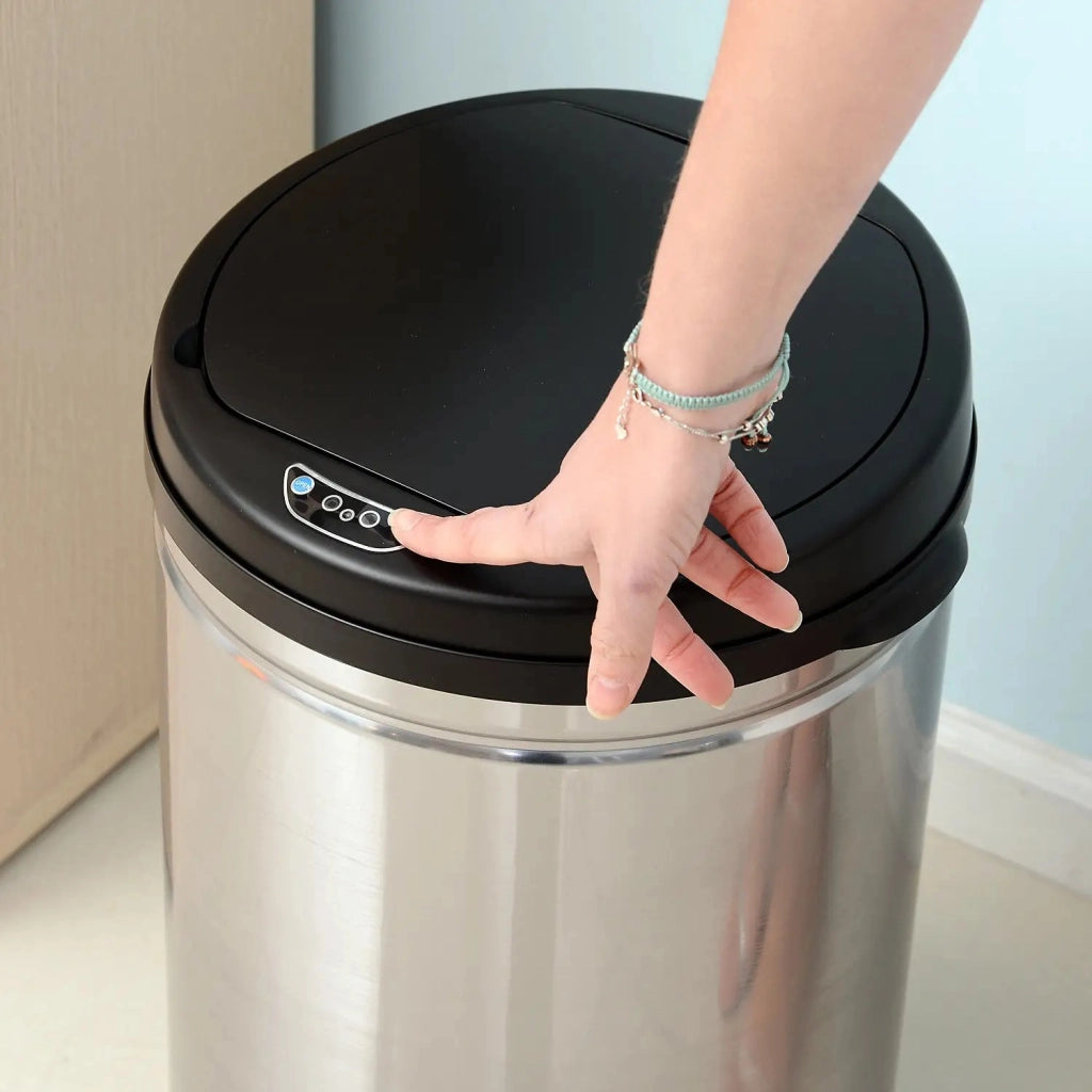 Pattumiera automatica con sensore a infrarossi 30 l in acciaio inox nera con coperchio antiodore Ø 30.5 × 51.5 cm