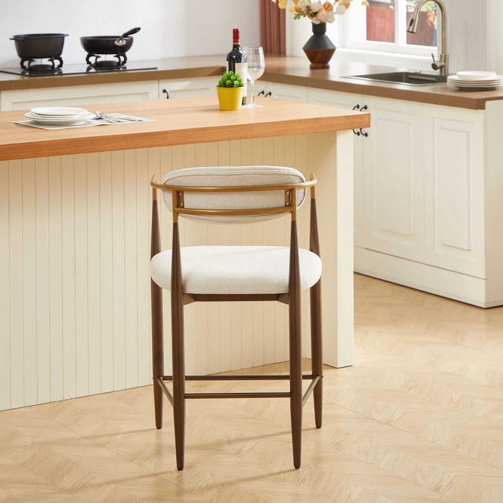 Set di 2 sgabelli da bar con braccioli; seduta in tessuto e struttura in metallo; beige
